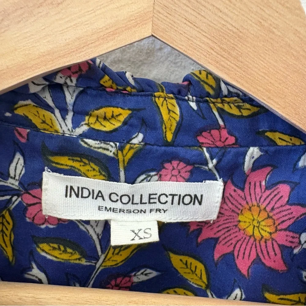 Emerson Fry || Emmaline Blouse Blue Chrysanthemum Satin Block Print Floral - Picture 4 of 10